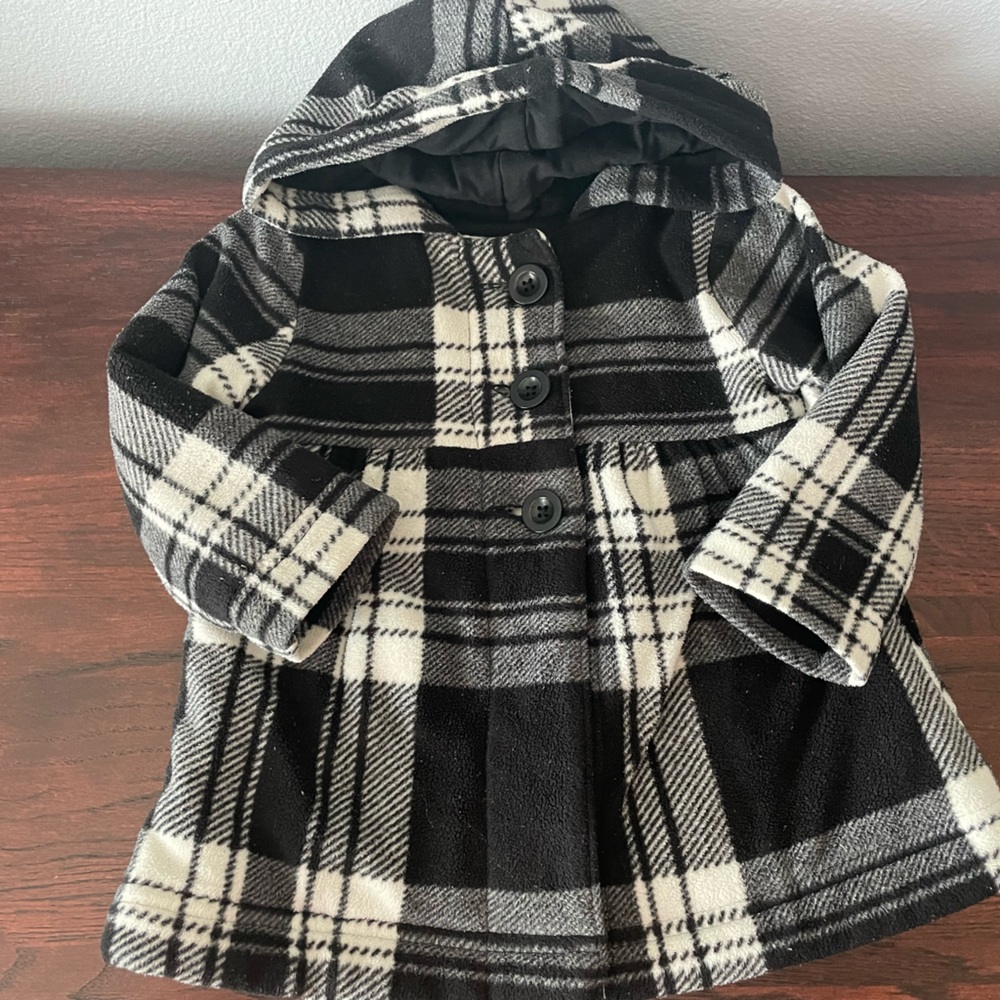 Used Toddler Girls Black and white Peacoat w/hoodie Carter’s size 18-24 months